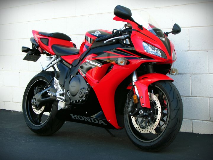 Honda cbr1000rr 2007 характеристики