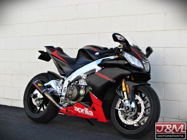 Aprilia rsv4 shop factory 2015